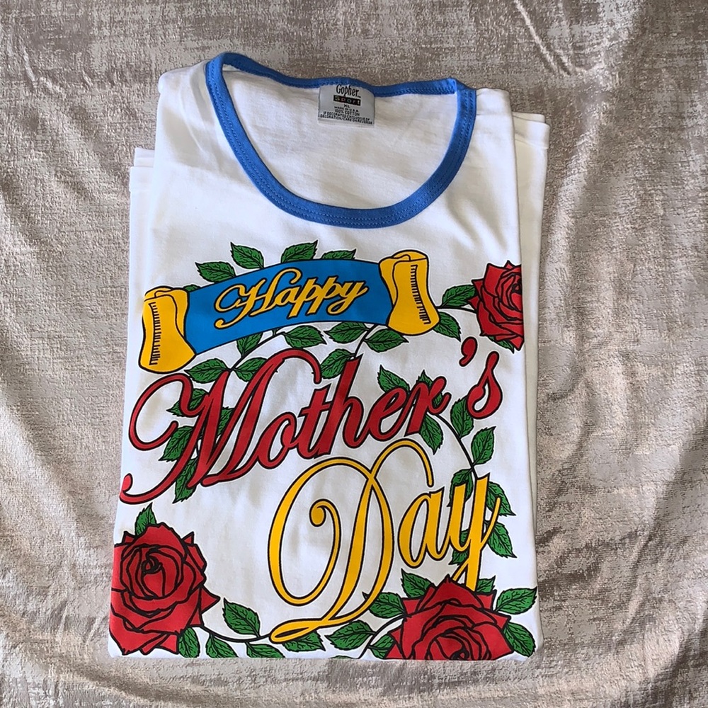 Mother’s Day graphic t-shirt. Size XL